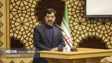 پشتیبان تولیدکنندگان و صادرکنندگان در استان قم هستیم