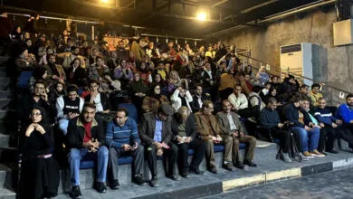 استقبال از نمایش‌های تک‌نفره هنرمندان اردکانی و میبدی در تالار هنر یزد