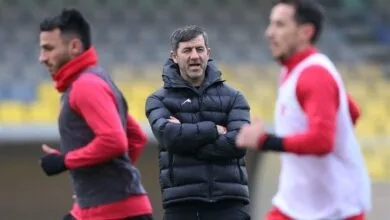 کریم باقری لیست نقل و انتقالاتی پرسپولیس را می دهد