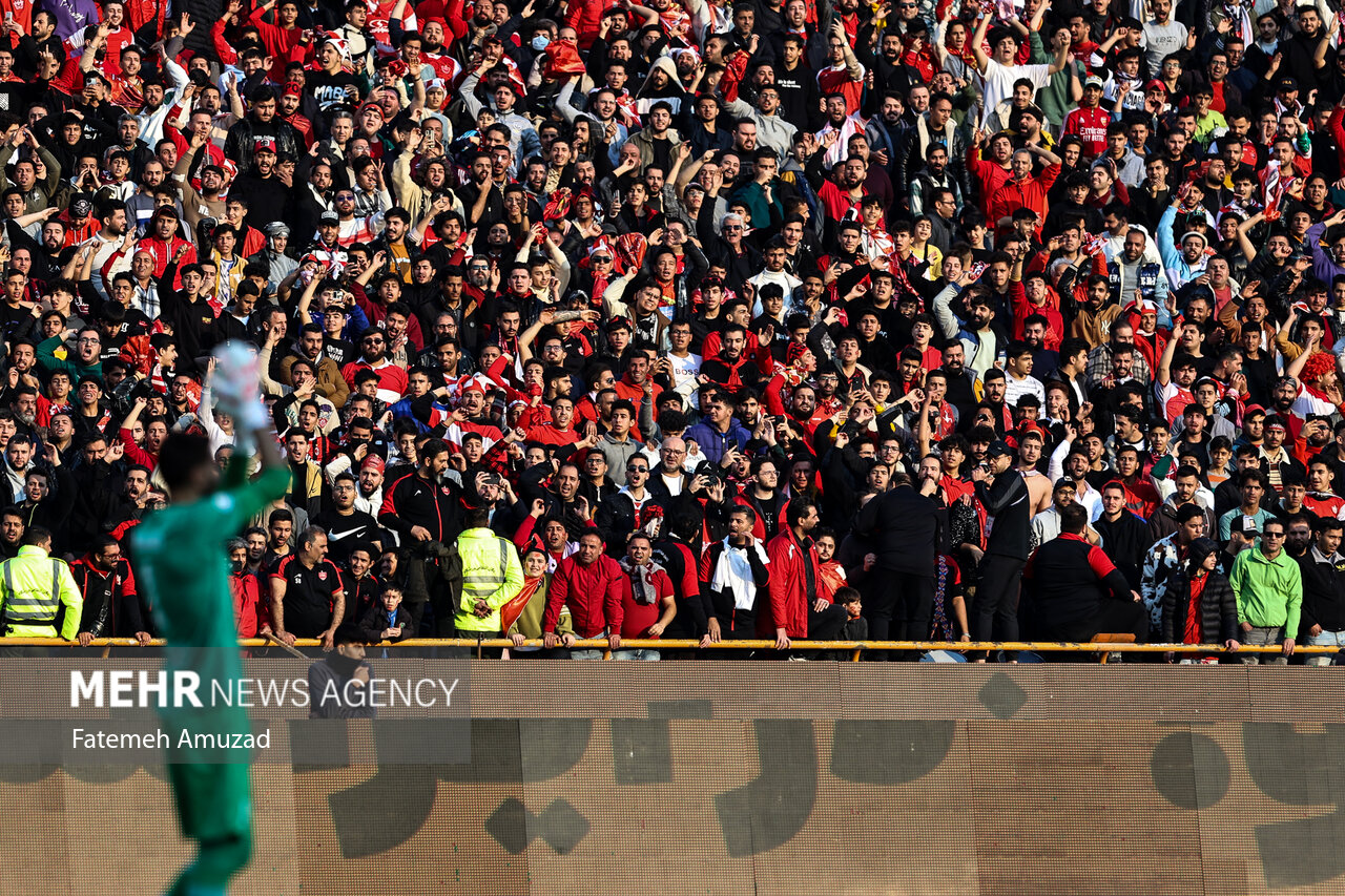 رقم خوردن «۶» تلخ برای استقلال و پنچری تراکتور؛ پرسپولیس روی ابرها