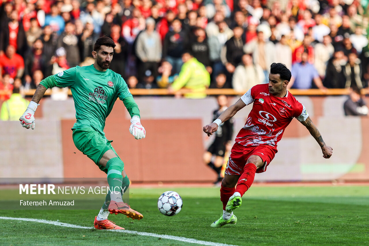 رقم خوردن «۶» تلخ برای استقلال و پنچری تراکتور؛ پرسپولیس روی ابرها