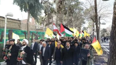 برگزاری مراسم نمادین تشییع پیکر مطهر شهیدان سید حسن نصرالله و سید هاشم صفی‌الدین در دانشگاه صنعتی امیرکبیر